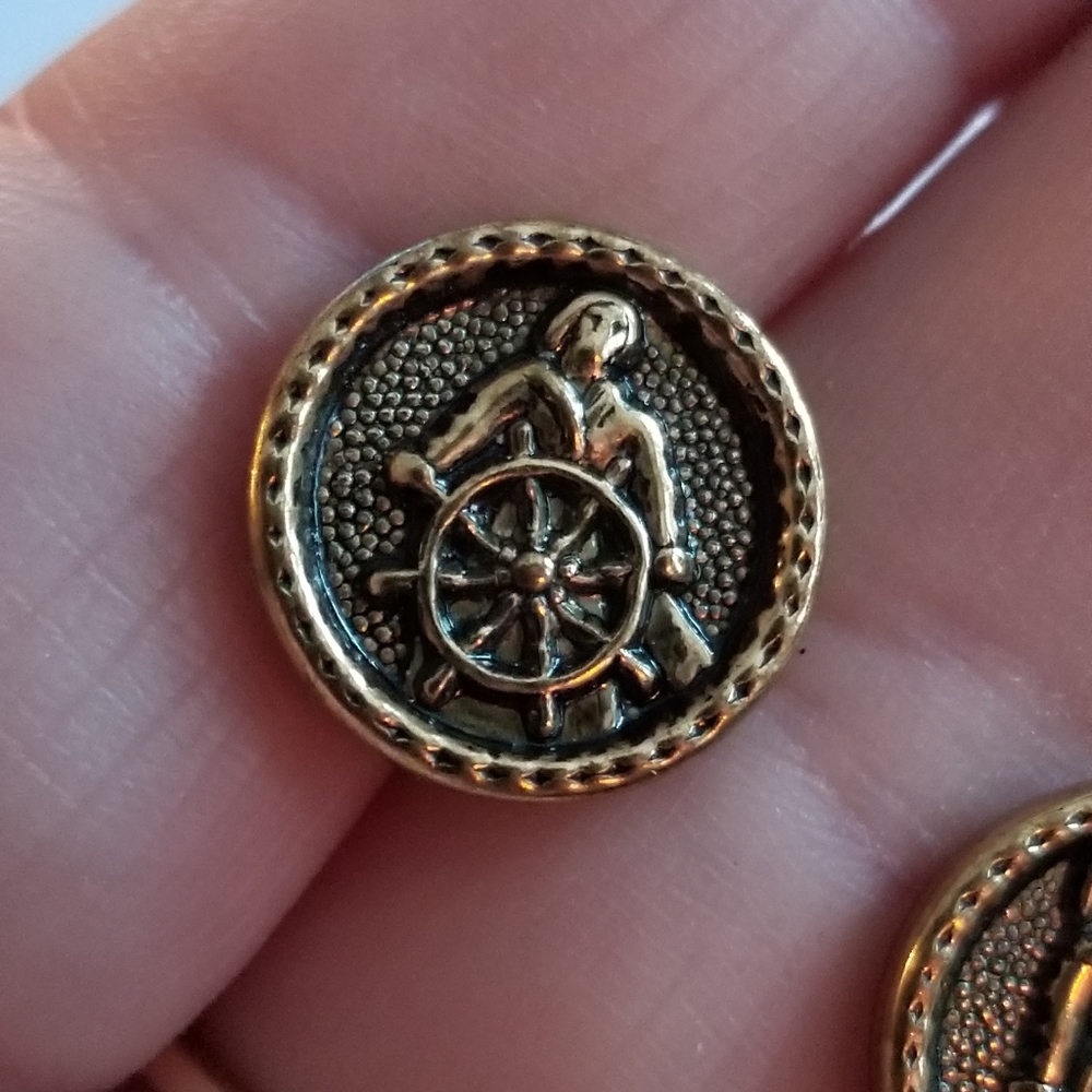 Relisted - Vintage cuff links gold tone sailor ship wheel button cufflinks - Picture 8 of 9